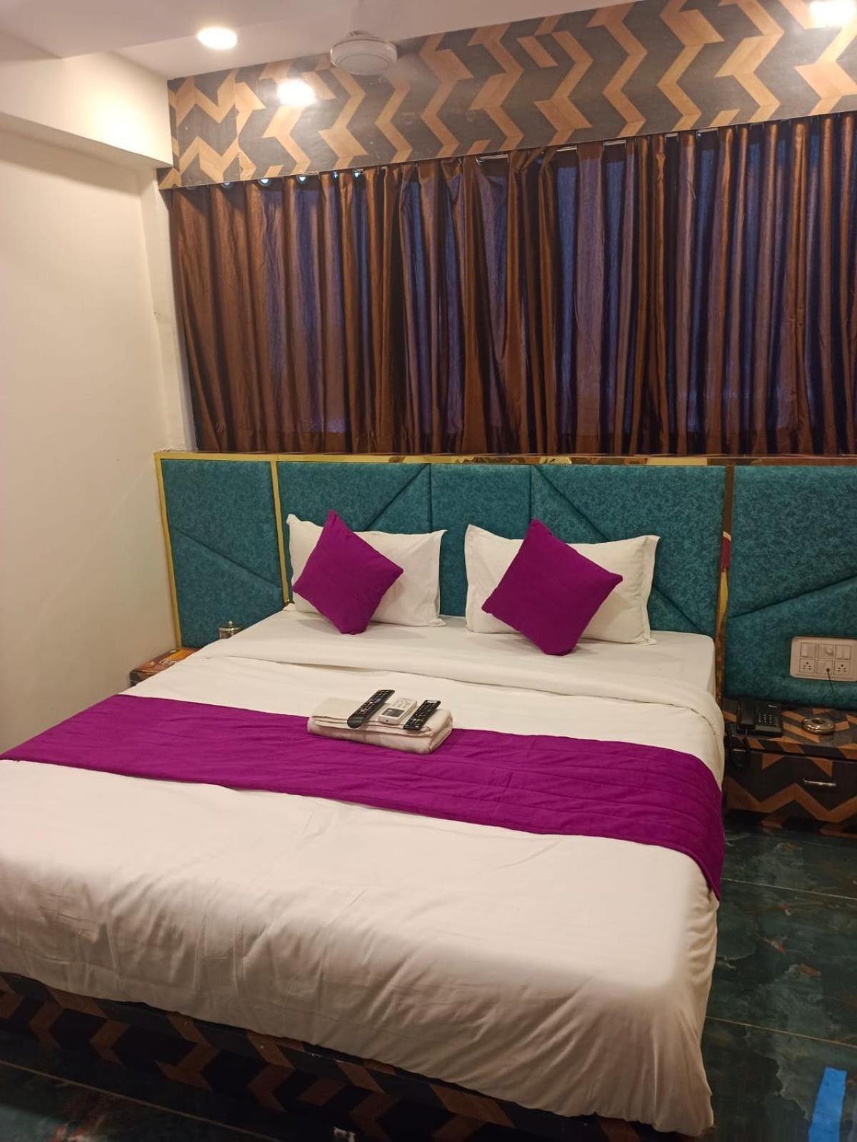 Hotel Karnavati Ahmedabad Exterior photo